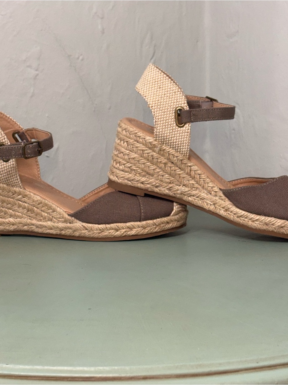 Journey True Comfort Brown Beige Espadrille Wedge Sandals Ankle Strap US 6 - Picture 6 of 10